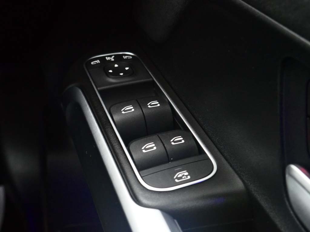 Used Mercedes-Benz GLB 2025 for sale - 76680636: Photo 17