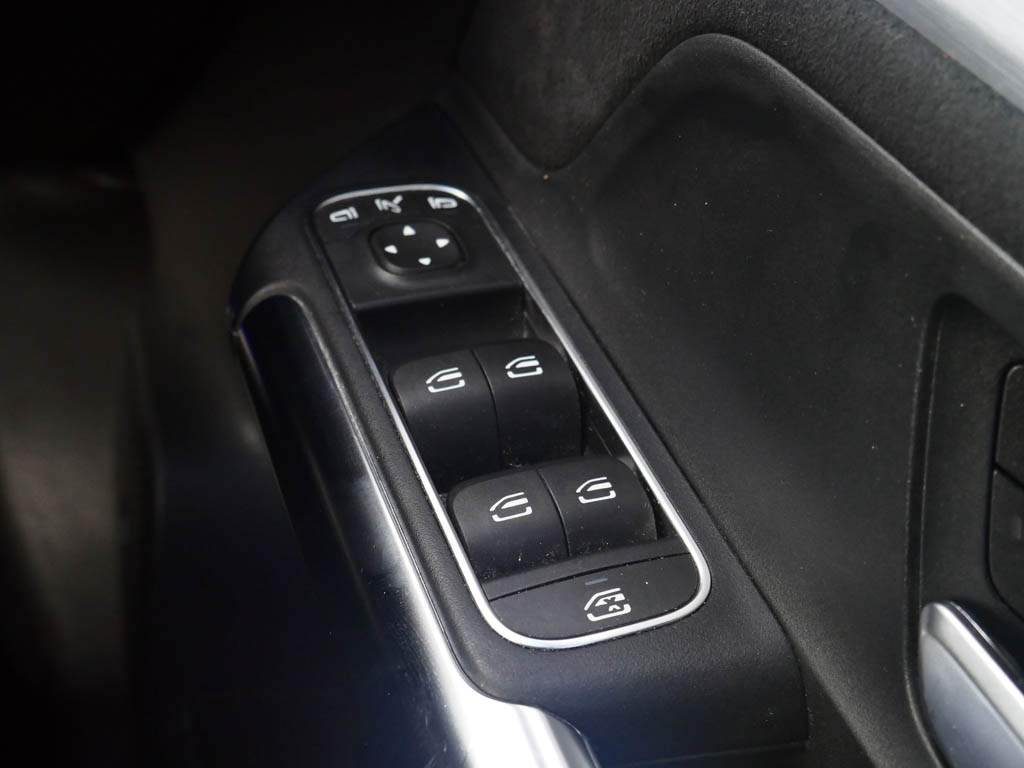 Used Mercedes-Benz EQA 2021 for sale - 76796975: Photo 17