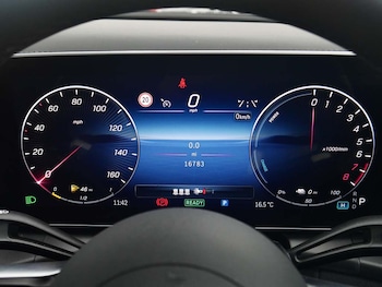 Used Mercedes-Benz GLC 2024 for sale - 76678876: Photo