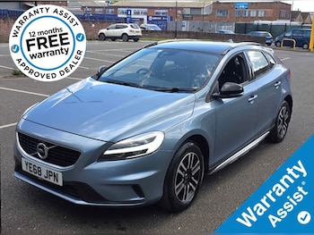 Used Volvo V40 2018 for sale - 79184381: Photo
