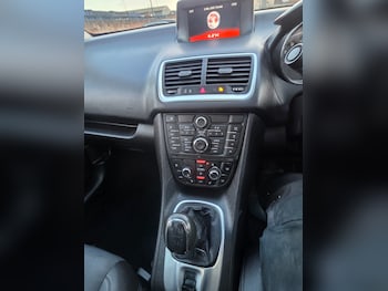 Used Vauxhall Meriva 2015 for sale - 77742411: Photo