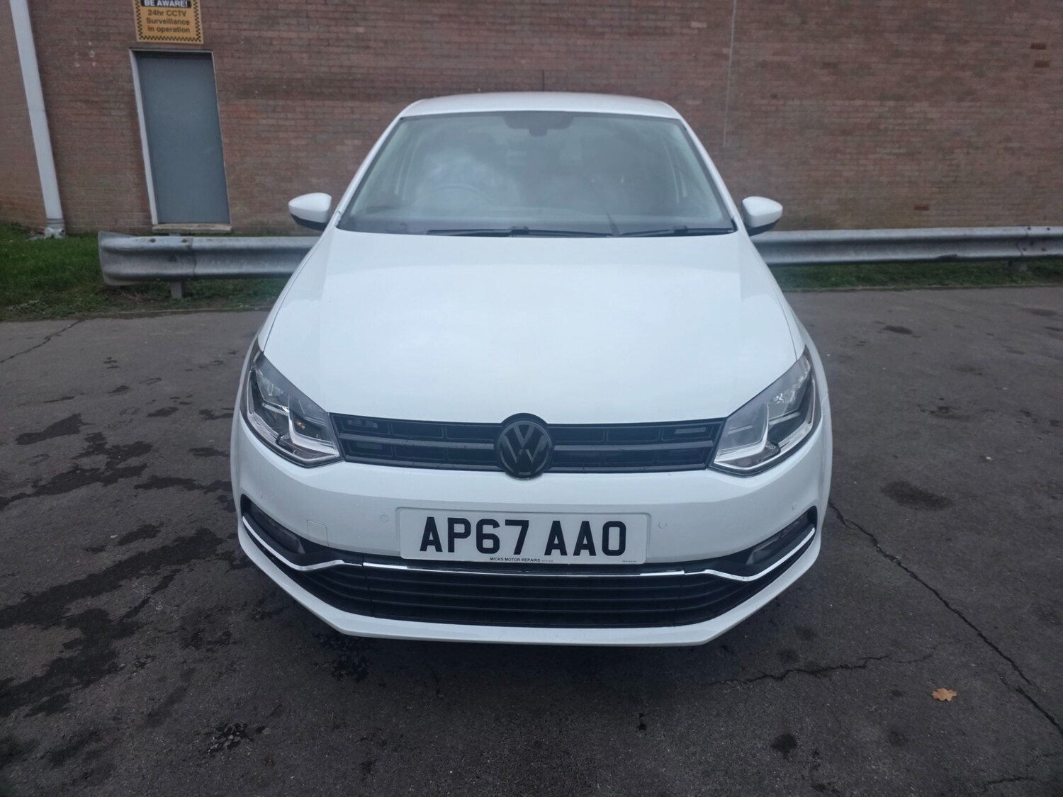 Used Volkswagen Polo 2017 for sale - 76910980: Photo 2