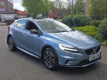 Used Volvo V40 2018 for sale - 78568556: Photo