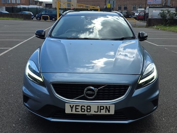 Used Volvo V40 2018 for sale - 78568556: Photo