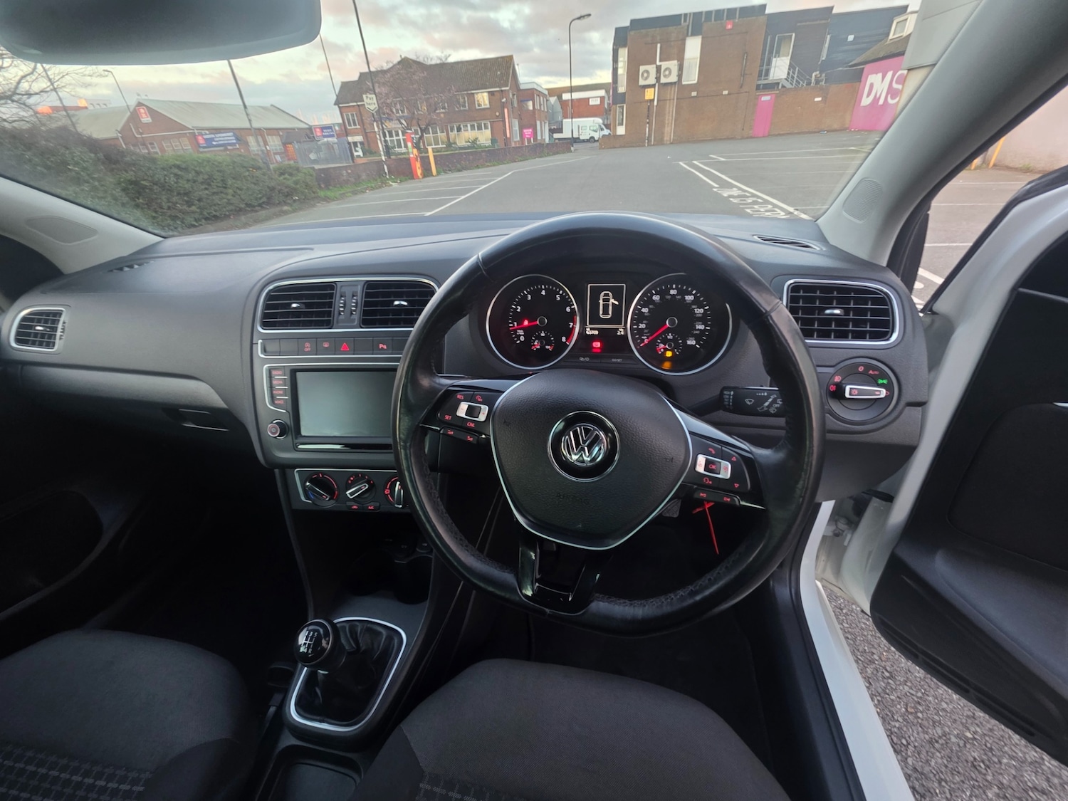 Used Volkswagen Polo 2017 for sale - 77057126: Photo 4