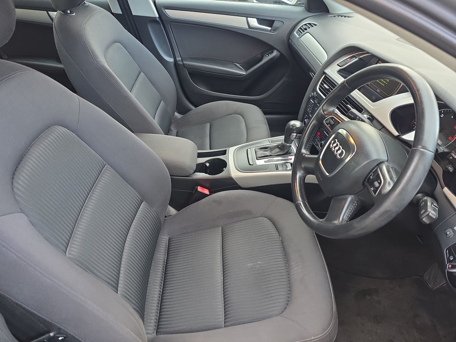 Used Audi A4 2011 for sale - 76897359: Photo 14