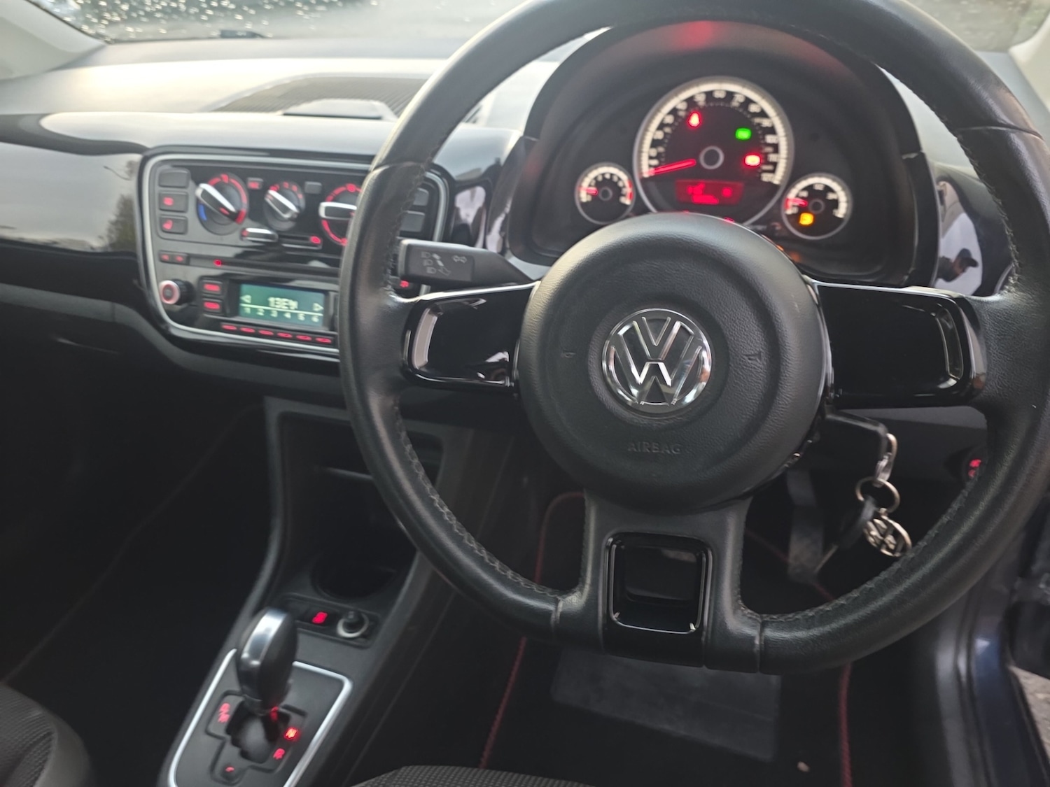 Used Volkswagen up! 2015 for sale - 76897326: Photo 11