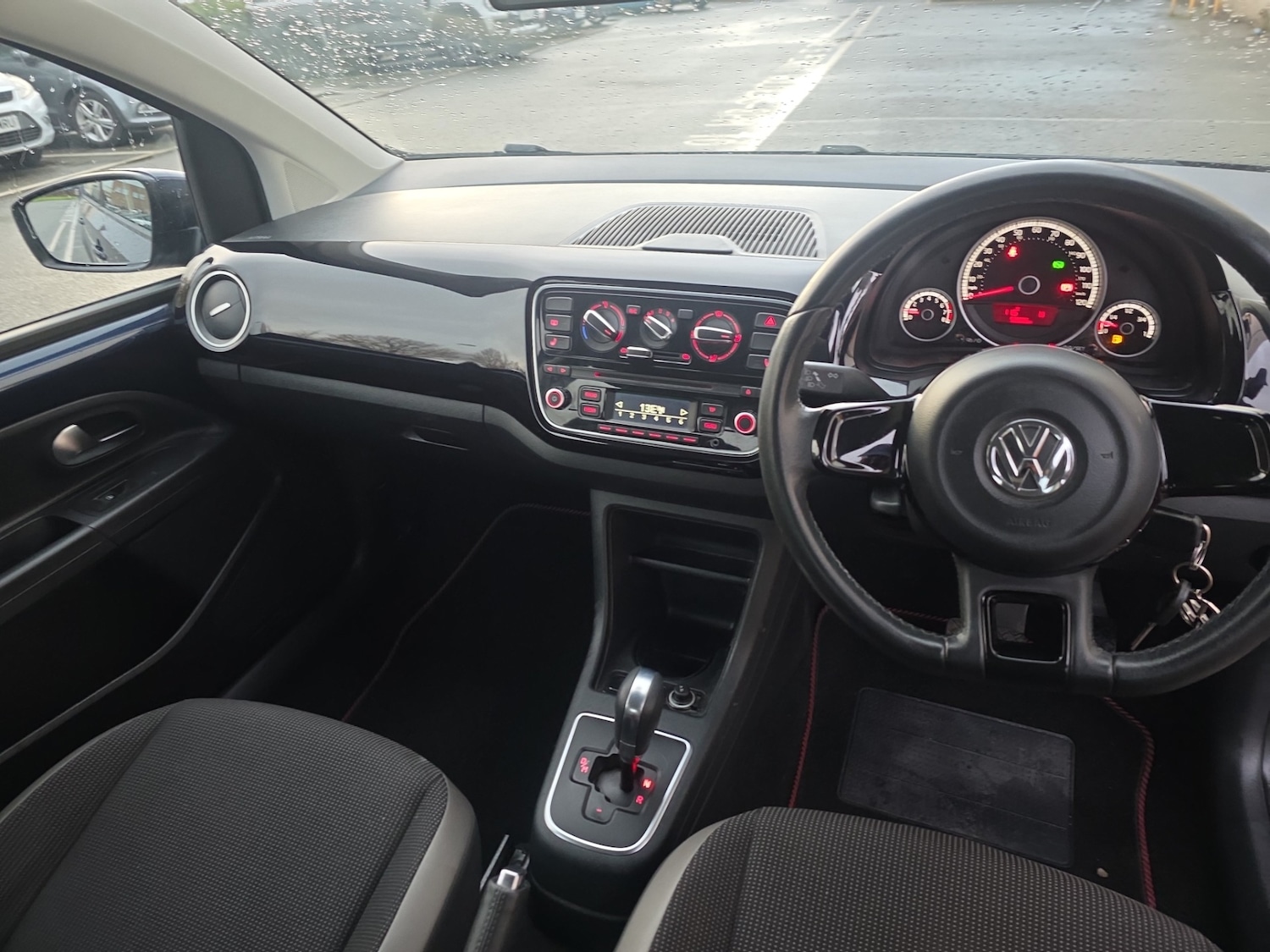 Used Volkswagen up! 2015 for sale - 76897326: Photo 12