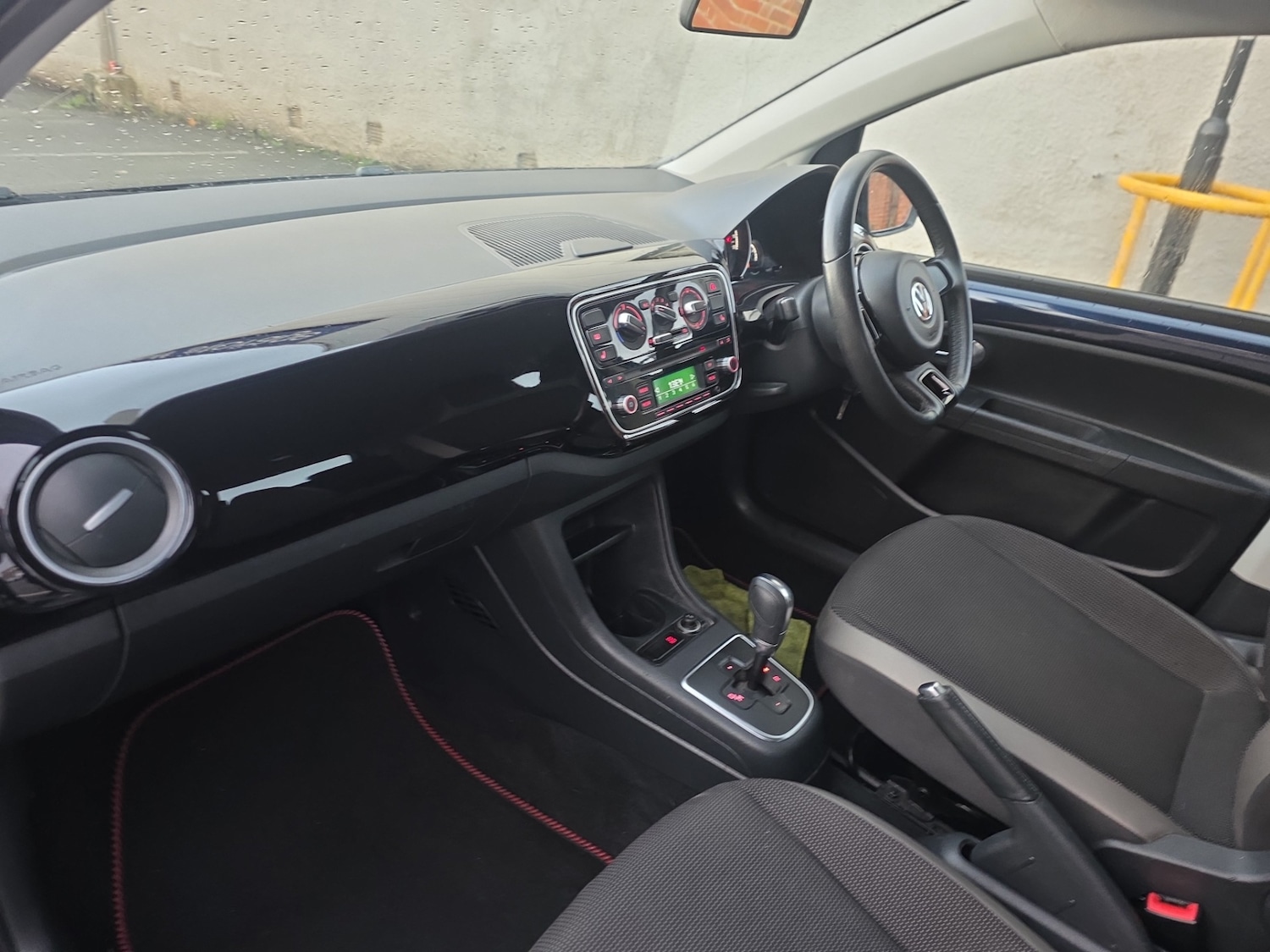 Used Volkswagen up! 2015 for sale - 76897326: Photo 6