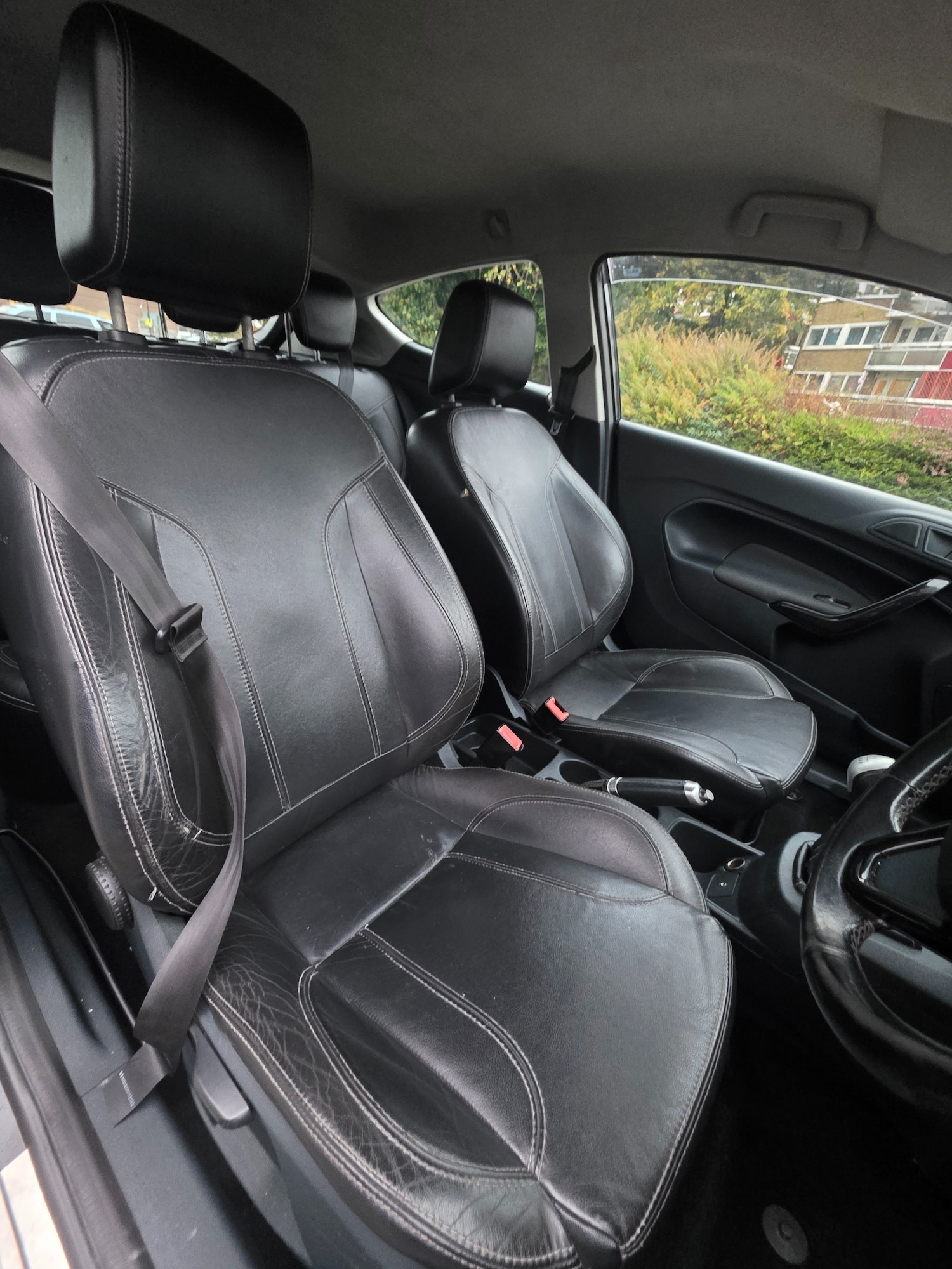 Used Ford Fiesta 2011 for sale - 76246345: Photo 8