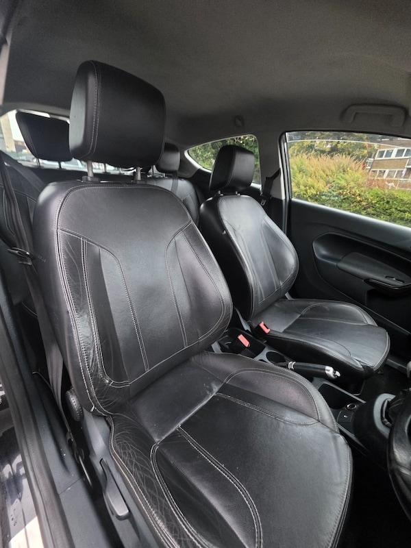 Used Ford Fiesta 2011 for sale - 76246345: Photo 9