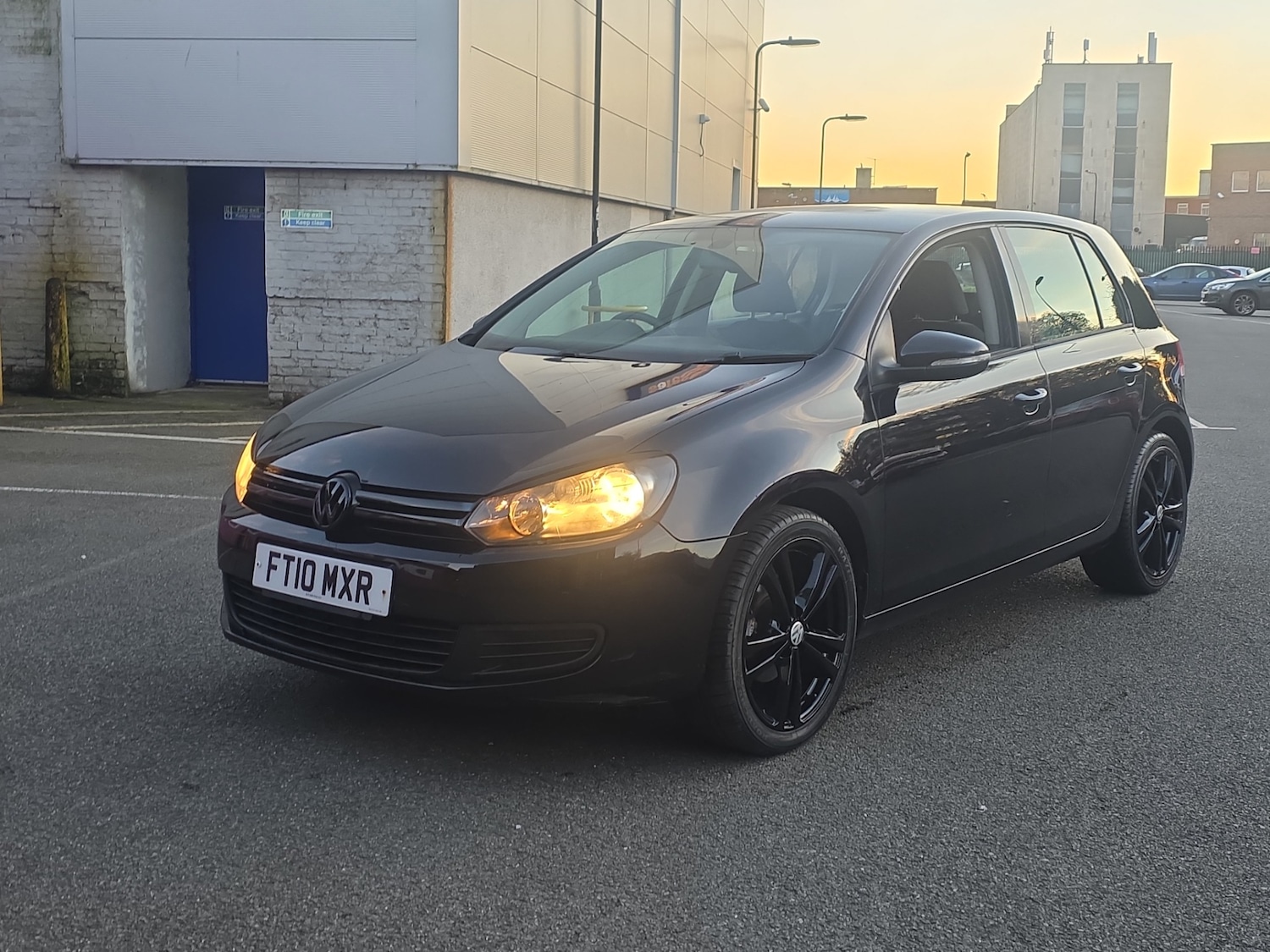 Used Volkswagen Golf 2010 for sale - 76673033: Photo 2