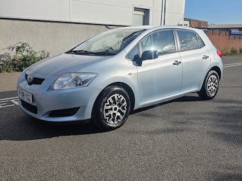 Toyota - Auris