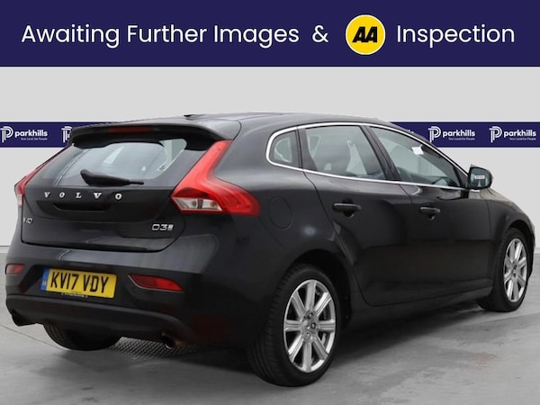 Used Volvo V40 2017 for sale - 76210743: Photo 2