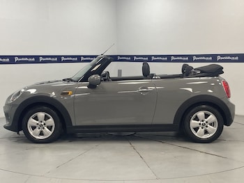 Used MINI Convertible 2018 for sale - 76510213: Photo
