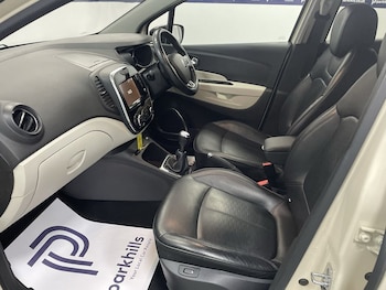 Used Renault Captur 2018 for sale - 76345773: Photo