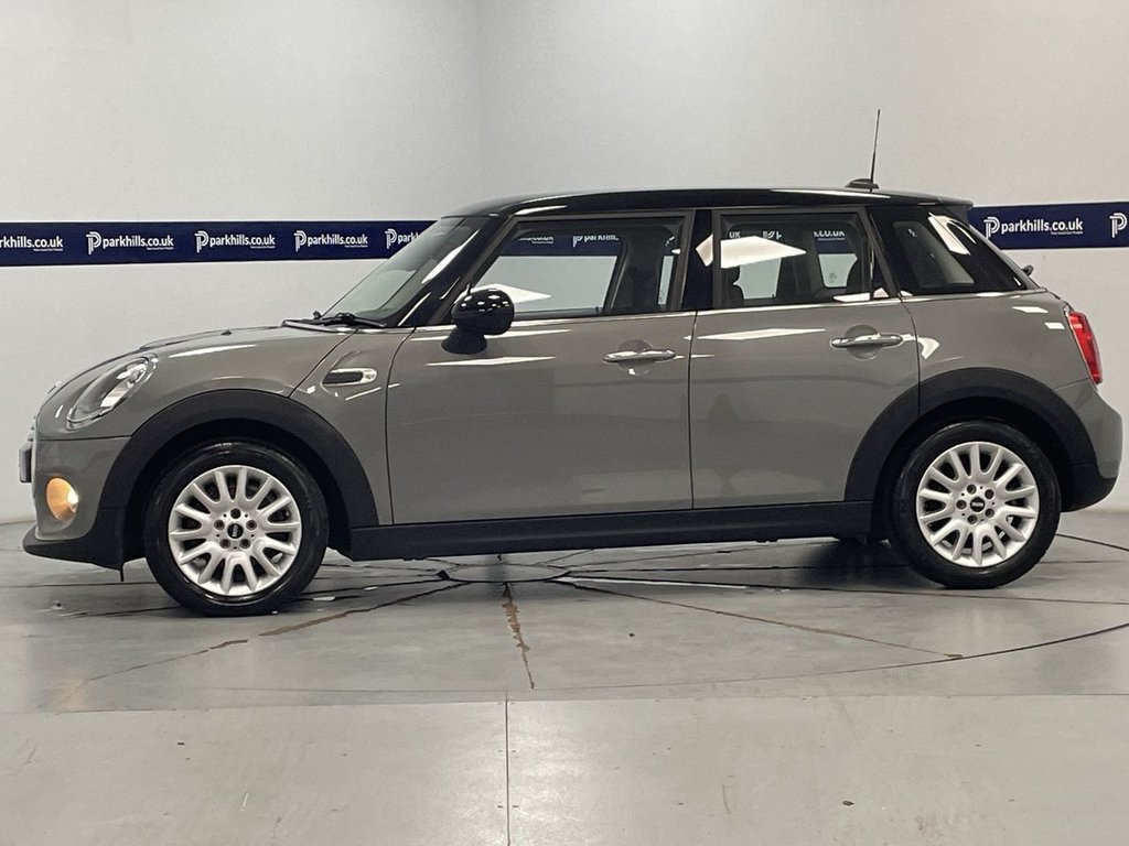 Used MINI Hatch 2015 for sale - 76396231: Photo 2