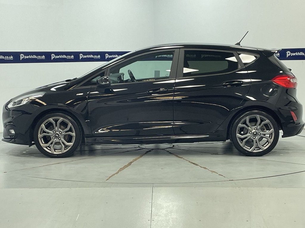 Used Ford Fiesta 2018 for sale - 76110408: Photo 2