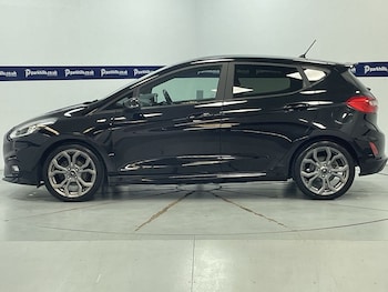 Used Ford Fiesta 2018 for sale - 76110408: Photo 2