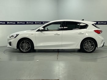 Used Ford Focus 2022 for sale - 76110411: Photo