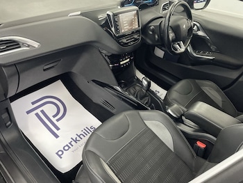 Used Peugeot 2008 2017 for sale - 76118622: Photo