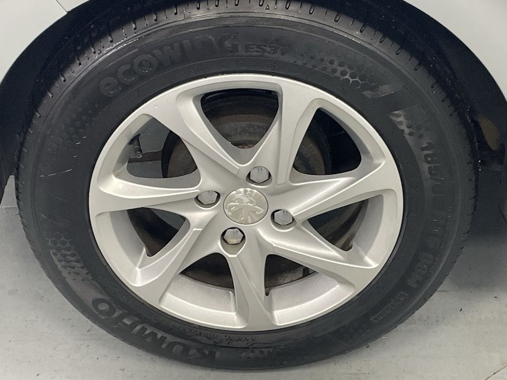 Used Peugeot 208 2017 for sale - 76631887: Photo 14