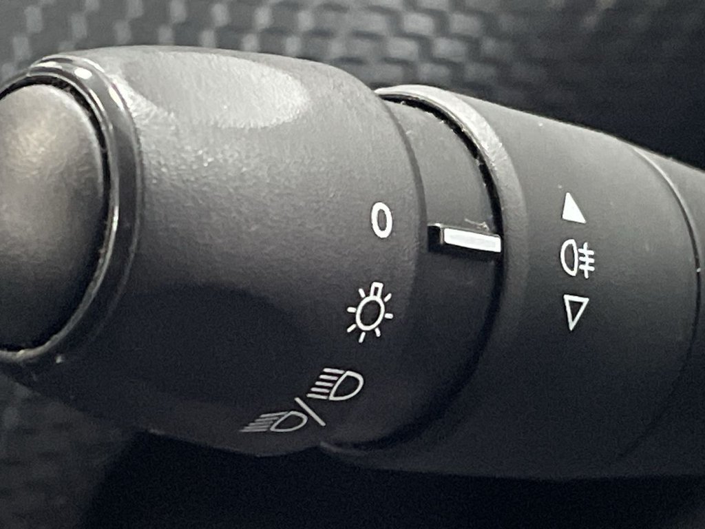 Used Peugeot 208 2017 for sale - 76631887: Photo 32