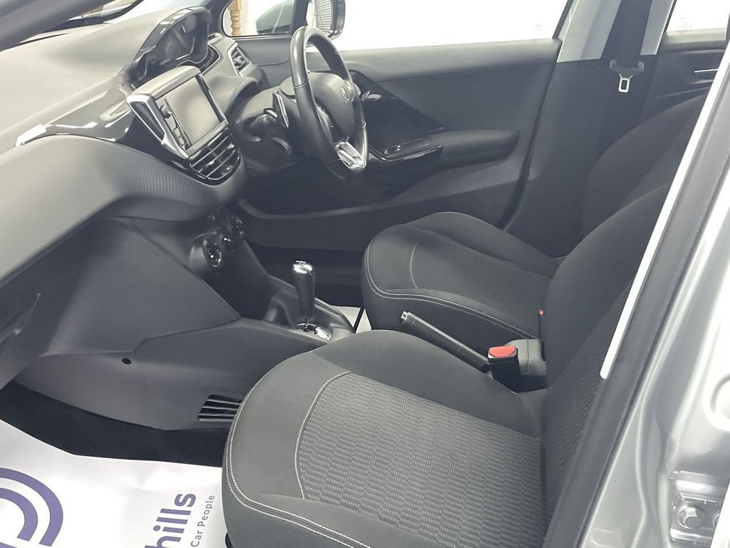 Used Peugeot 208 2017 for sale - 76631887: Photo 4