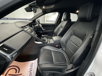 Used Jaguar E-Pace 2019 for sale - 76110420: Photo 4