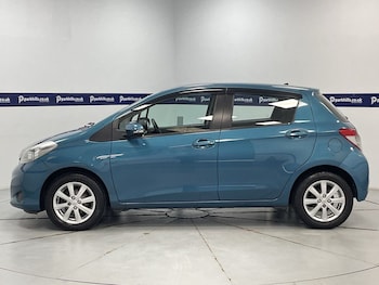 Used Toyota Yaris 2013 for sale - 76256777: Photo 2