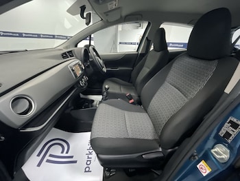 Used Toyota Yaris 2013 for sale - 76256777: Photo 4