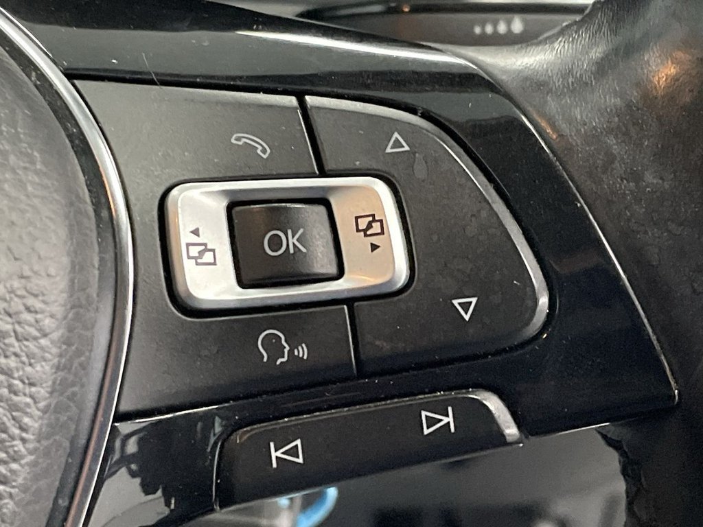 Used Volkswagen Golf 2017 for sale - 76110448: Photo 24