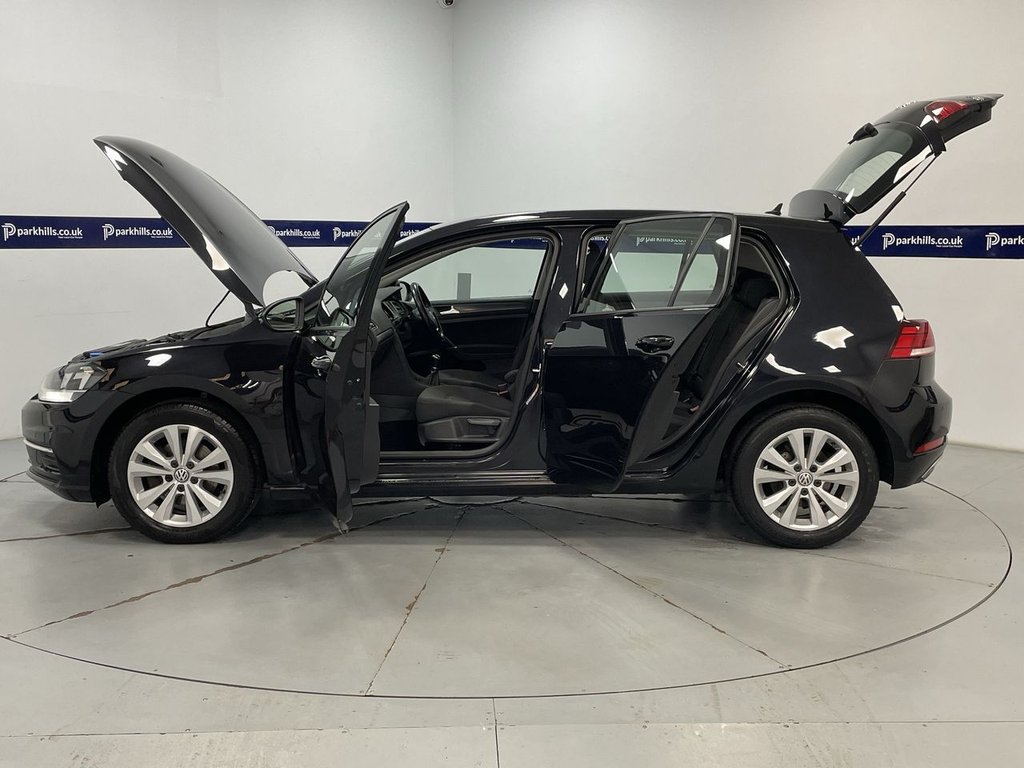 Used Volkswagen Golf 2017 for sale - 76110448: Photo 25