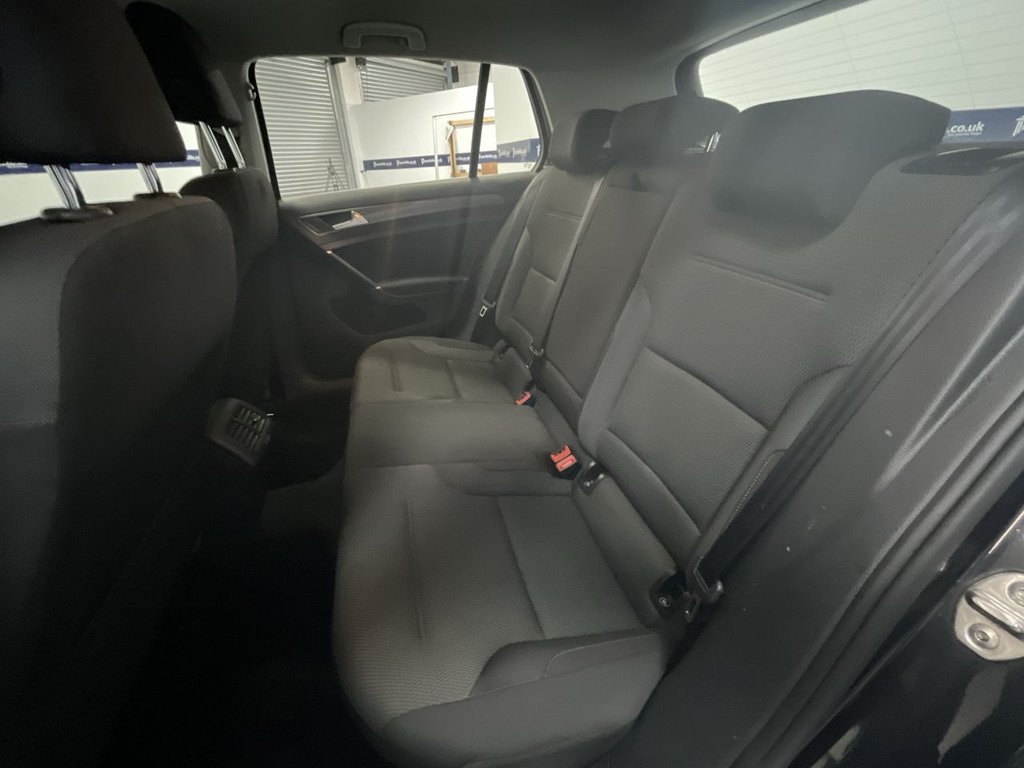 Used Volkswagen Golf 2017 for sale - 76110448: Photo 5