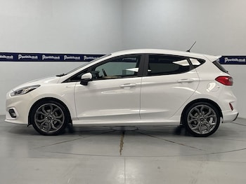 Used Ford Fiesta 2019 for sale - 76110399: Photo 2