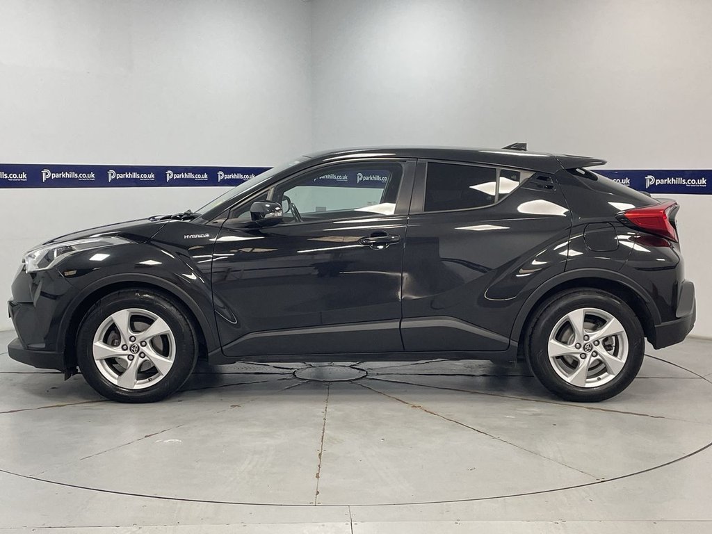 Used Toyota C-HR 2018 for sale - 76202913: Photo 2