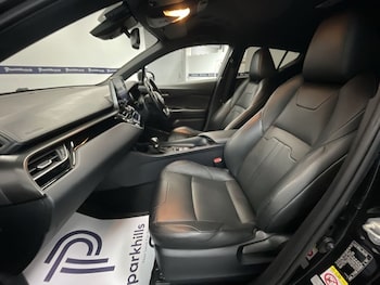 Used Toyota C-HR 2018 for sale - 76202913: Photo