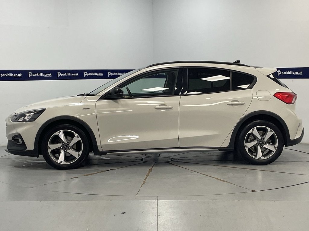 Used Ford Focus 2020 for sale - 76110416: Photo 2