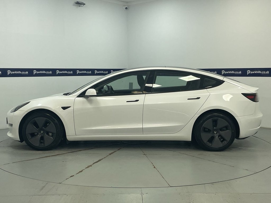 Used Tesla Model 3 2021 for sale - 76110421: Photo 2