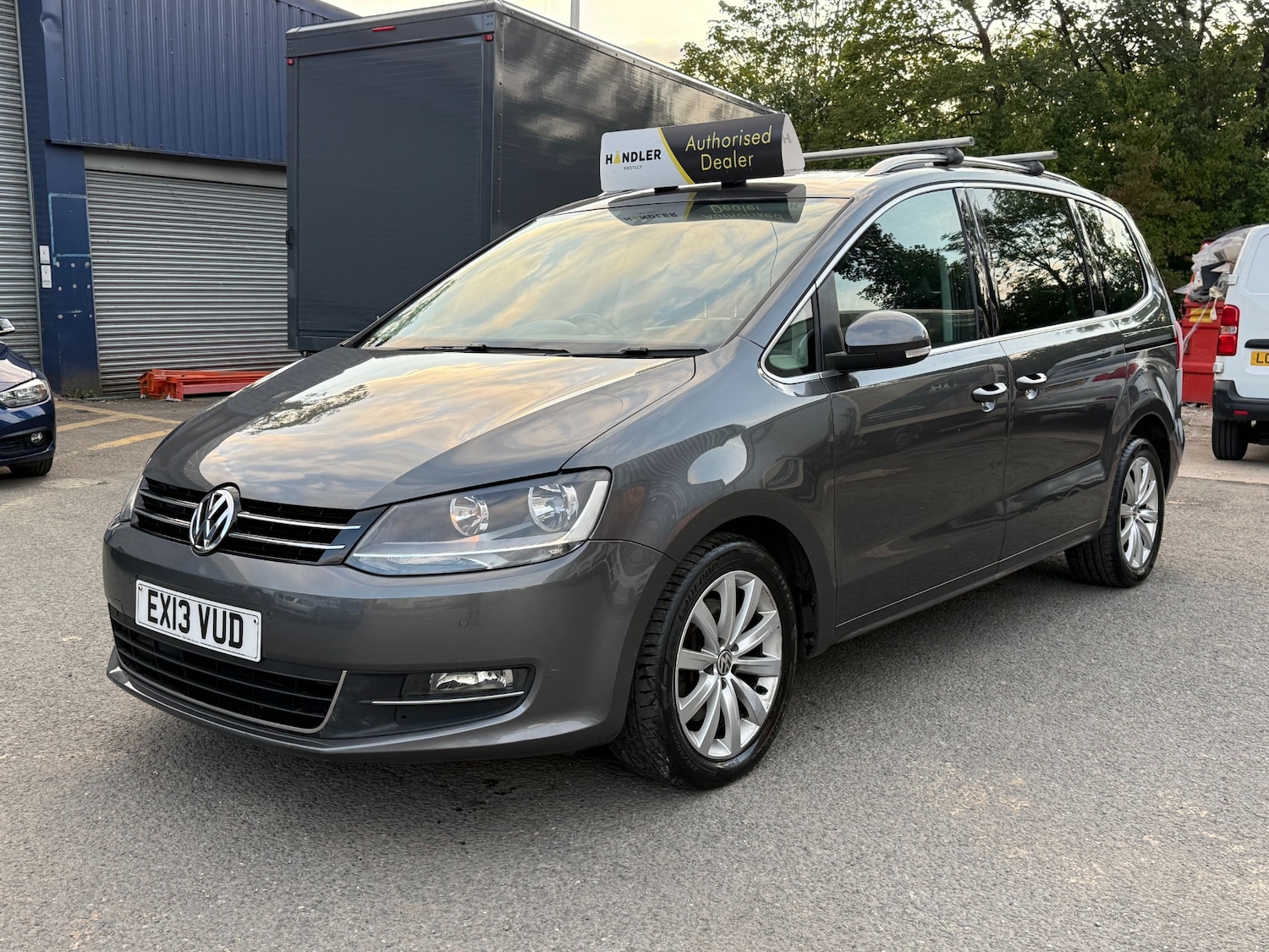 Used Volkswagen Sharan 2013 for sale - 76879743: Photo 3