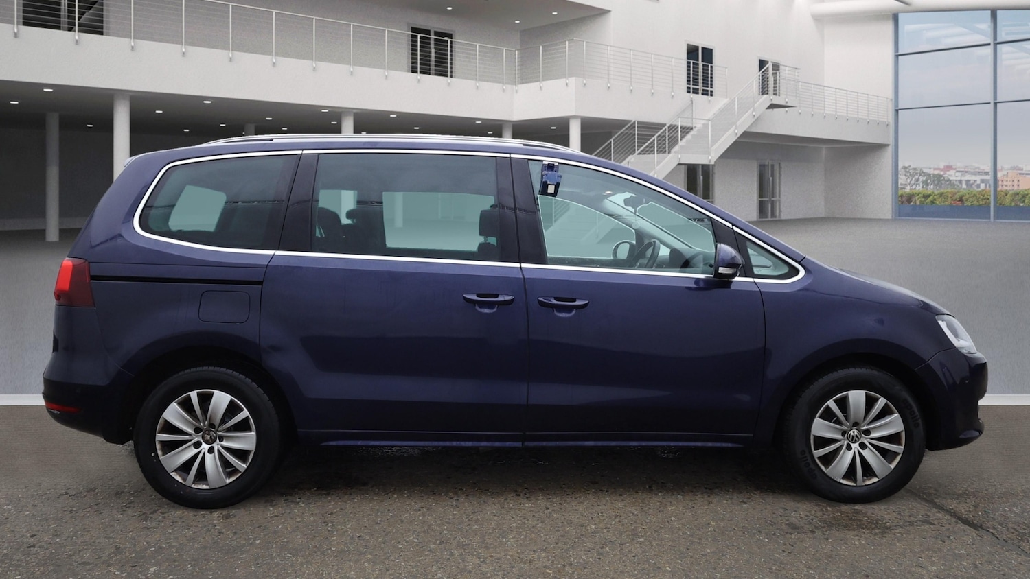 Used Volkswagen Sharan 2016 for sale - 76552007: Photo 5