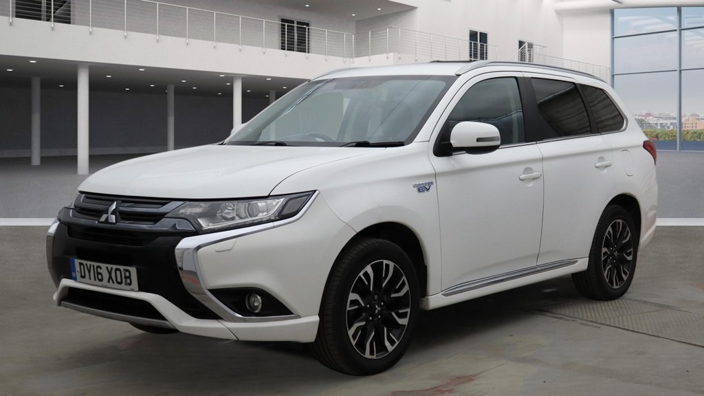 Used Mitsubishi Outlander 2016 for sale - 77938441: Photo 2