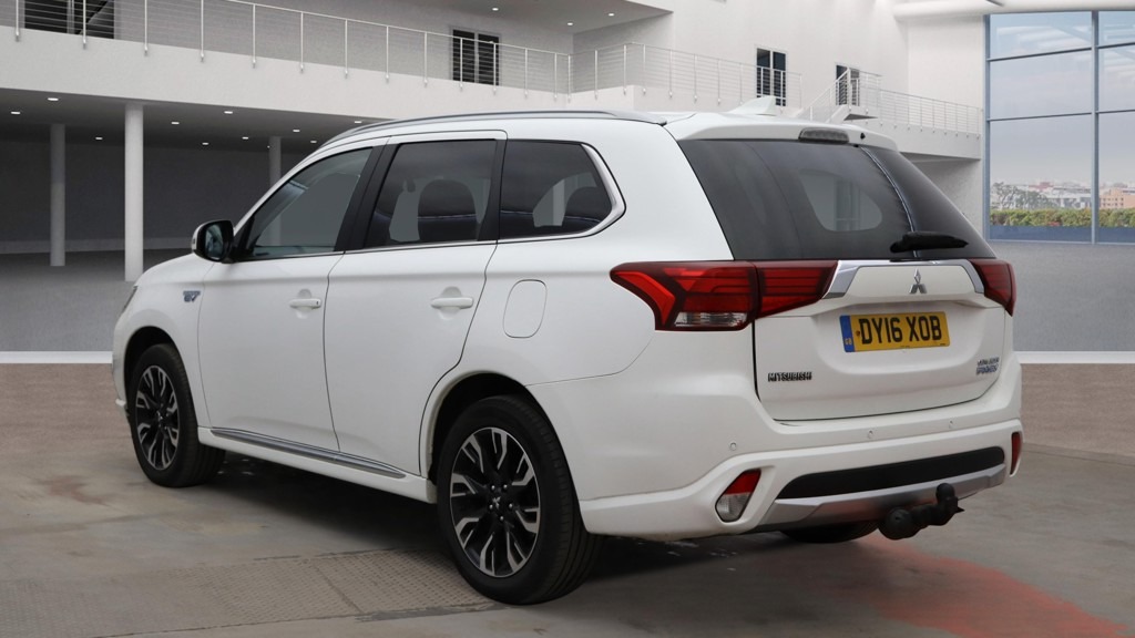 Used Mitsubishi Outlander 2016 for sale - 77938441: Photo 4