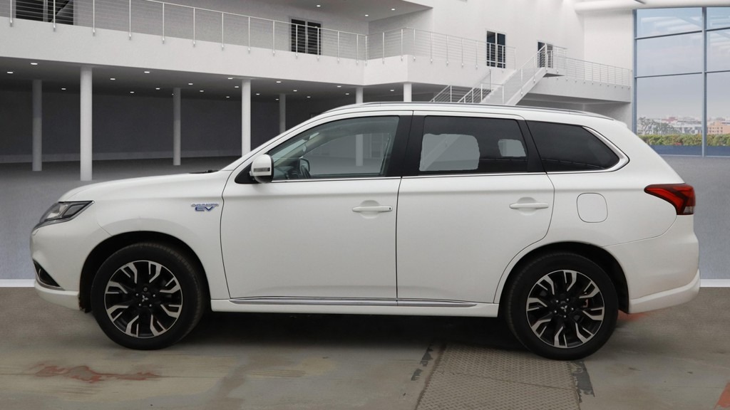 Used Mitsubishi Outlander 2016 for sale - 77938441: Photo 6