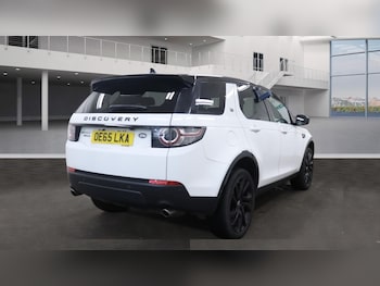 Used Land Rover Discovery Sport 2015 for sale - 77984943: Photo