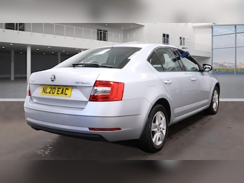 Used Skoda Octavia 2020 for sale - 76389932: Photo
