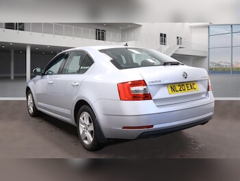 Used Skoda Octavia 2020 for sale - 76389932: Photo