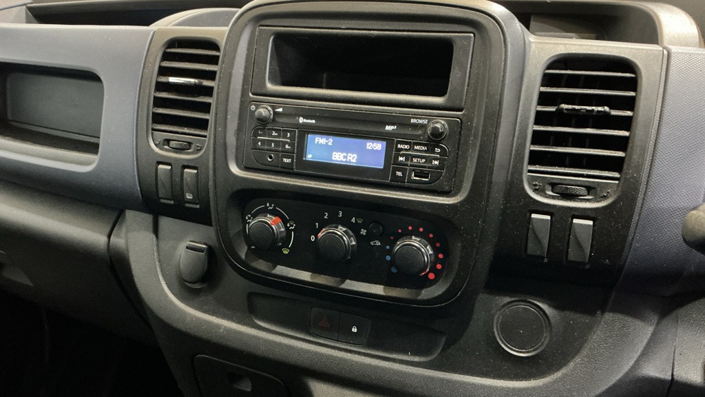 Used Vauxhall Vivaro 2016 for sale - 77980263: Photo 9