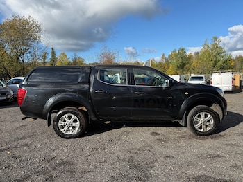 Used Nissan Navara 2020 for sale - 76320635: Photo
