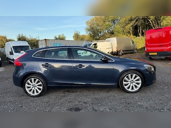 Used Volvo V40 2014 for sale - 76131626: Photo